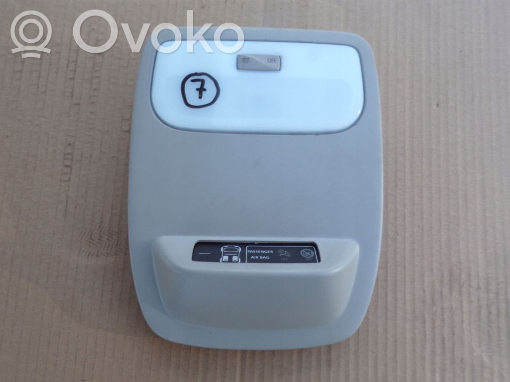 Renault Twingo III Front seat light 