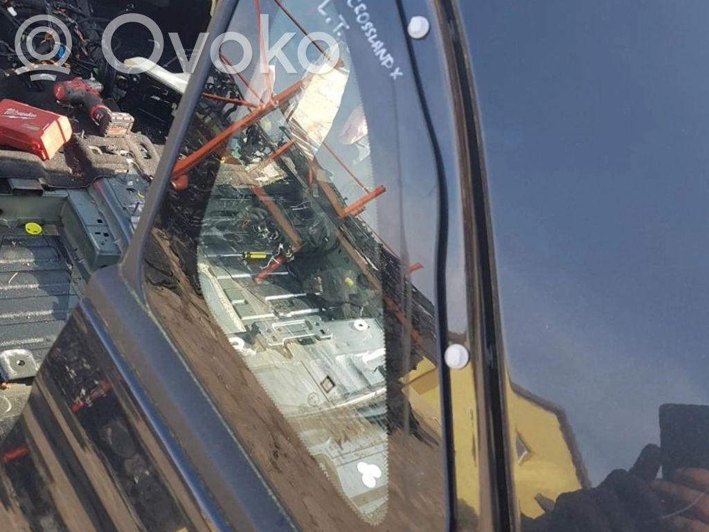 Opel Crossland X Galinis šoninis kėbulo stiklas 