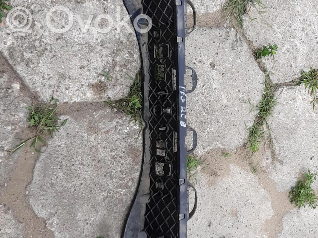 Peugeot 208 I Soporte de montaje del parachoques trasero 