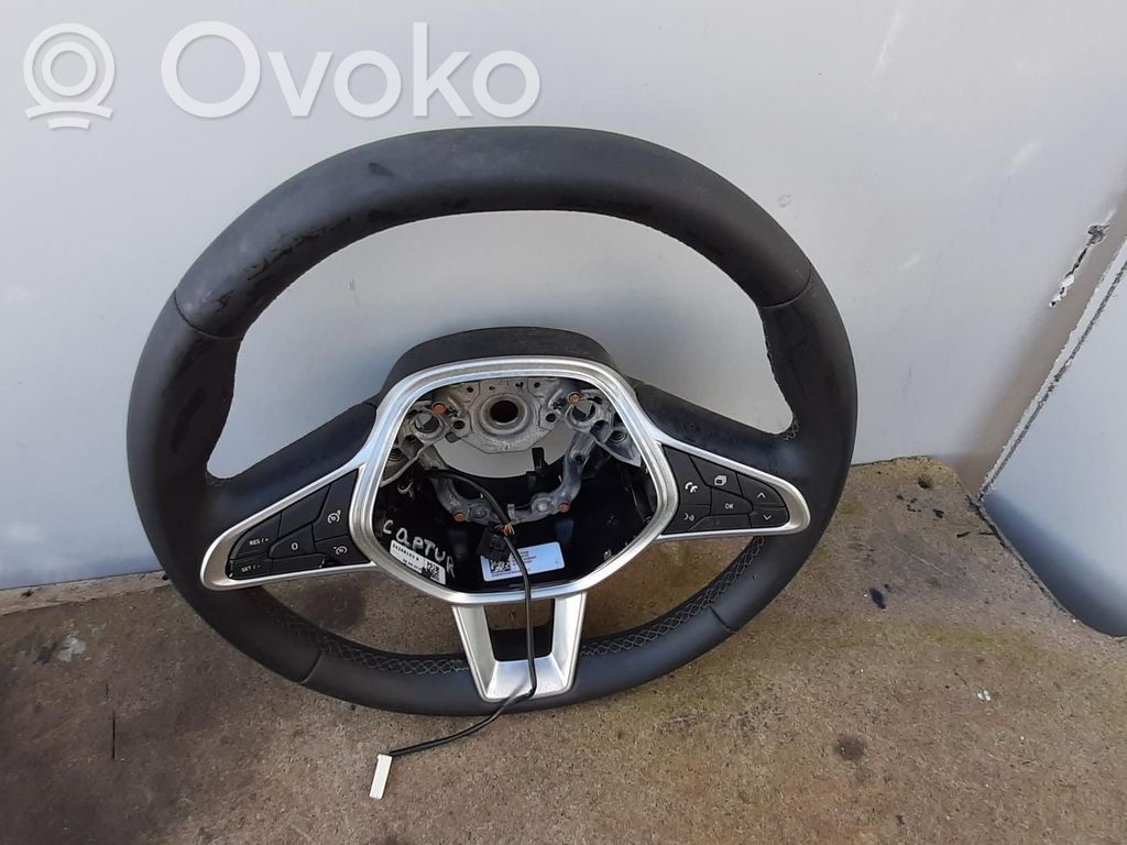 Renault Captur II Steering wheel 