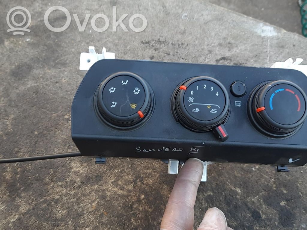 Dacia Sandero III Climate control unit 