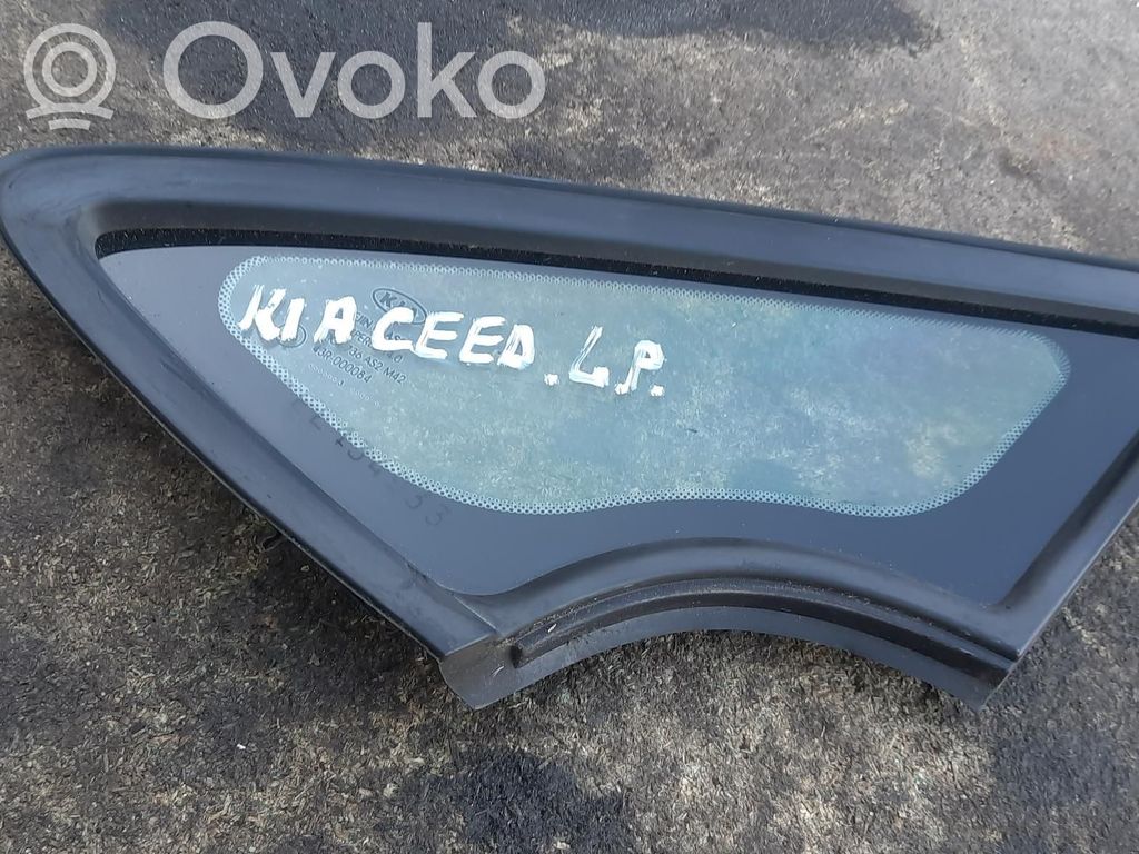 KIA Ceed Front triangle window/glass 