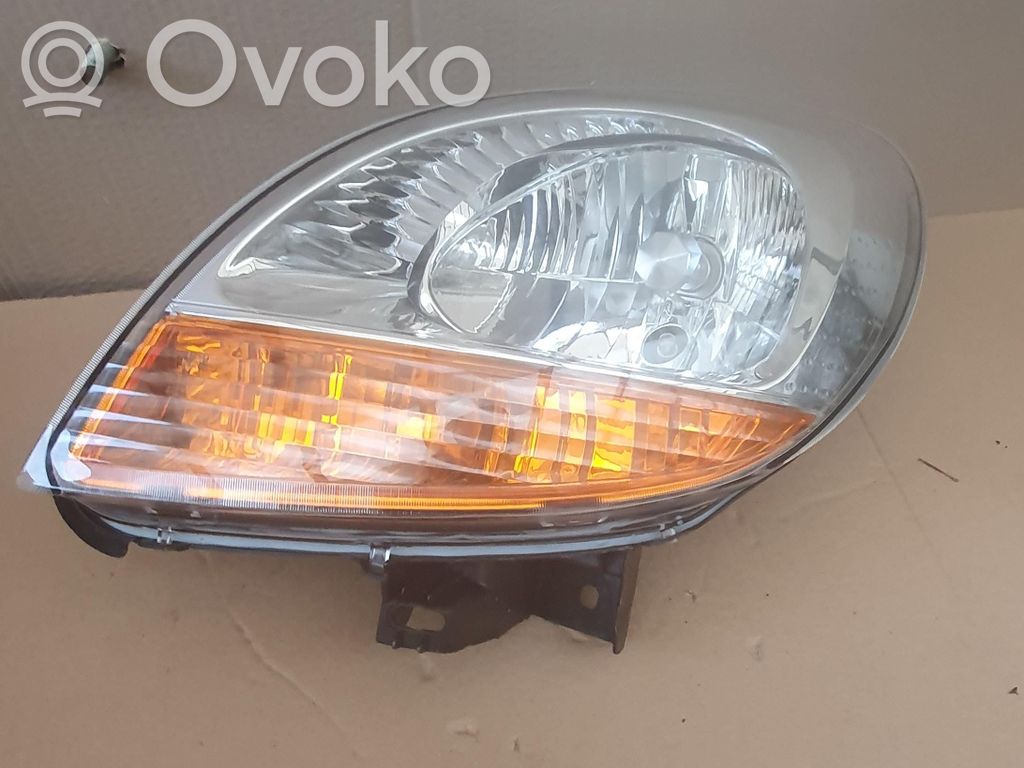 Renault Sandero II Headlight/headlamp 