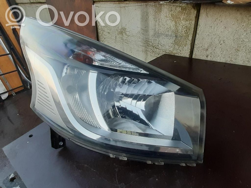 Renault Trafic III (X82) Far 