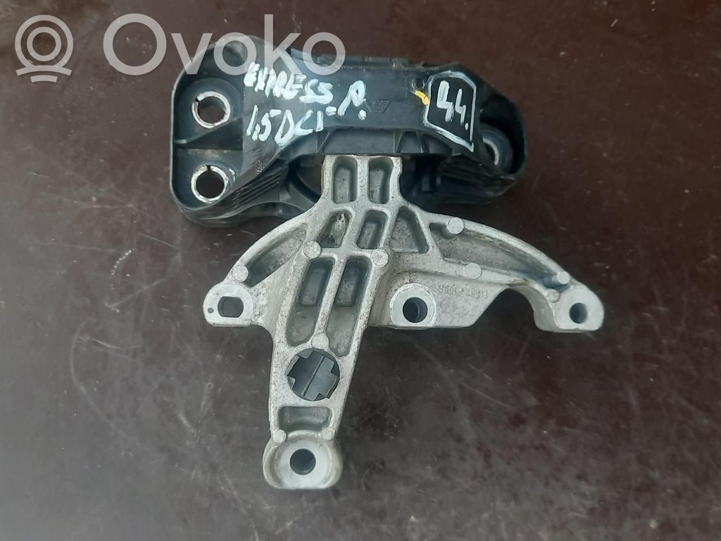 Renault Express Engine mount vacuum valve 