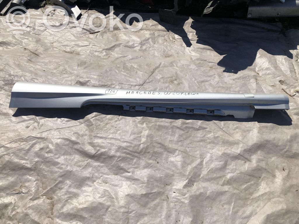 Mercedes-Benz E C207 W207 Listón delantero (repuesto de carrocería) 