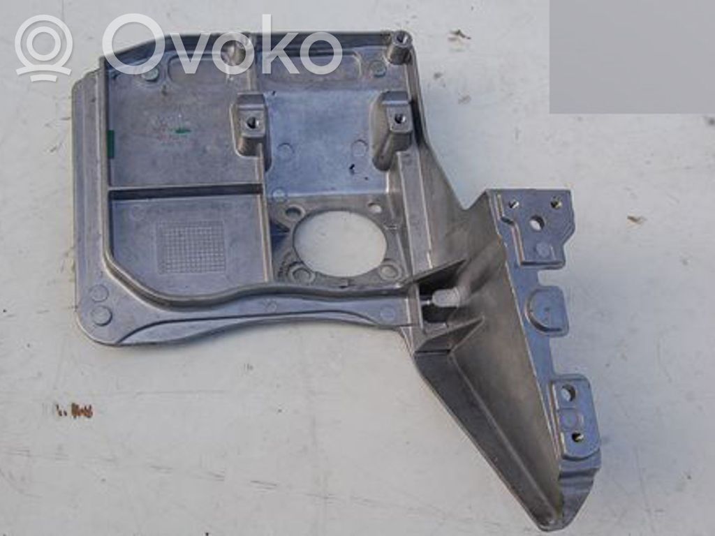 Audi A8 S8 D3 4E Kaasupolkimen kiinnike 