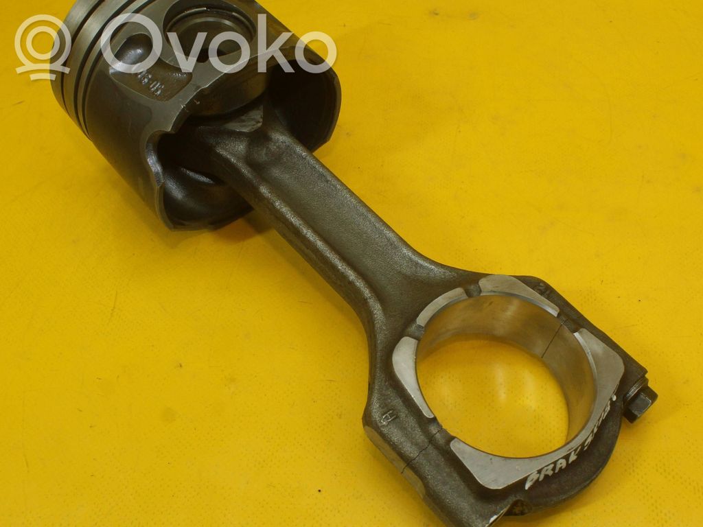 Opel Vectra C Piston with connecting rod 