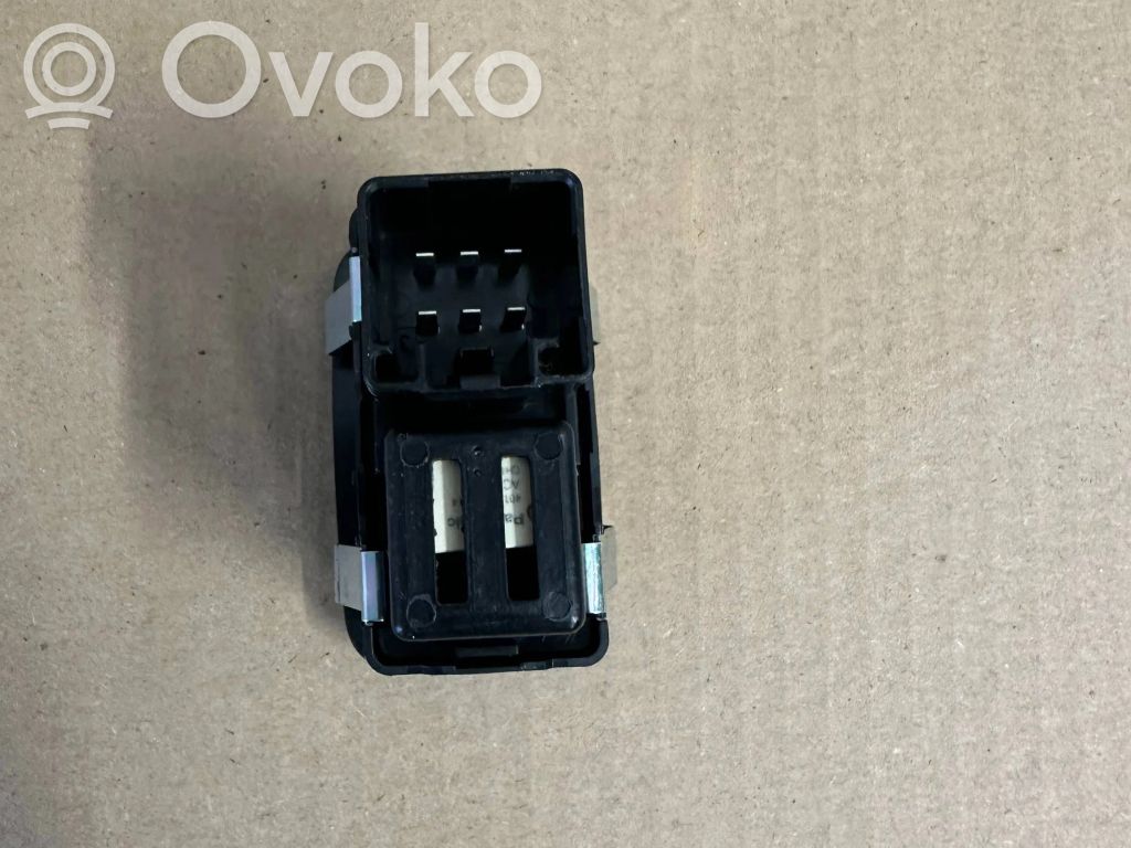 Fiat Freemont Electric window control switch 