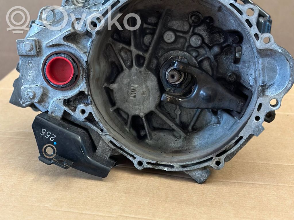 KIA Carens III Mechaninė 6 pavarų dėžė 