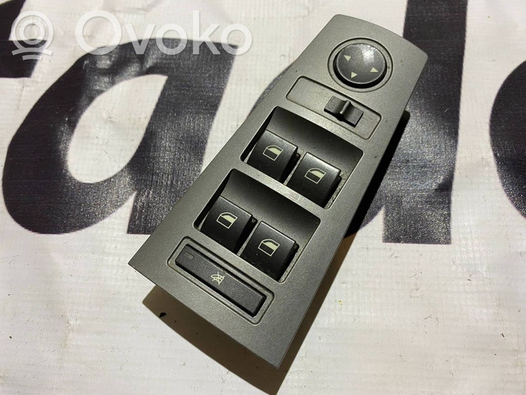 Electric window control switch   E0200096