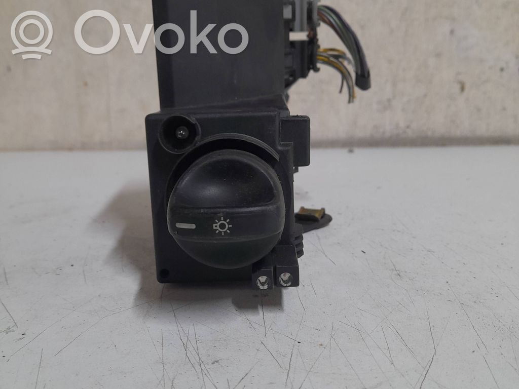 Mercedes-Benz E W210 Interruptor de luz 