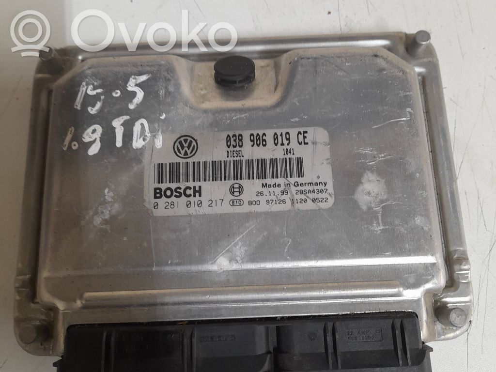 Volkswagen PASSAT B5 Engine control unit/module 