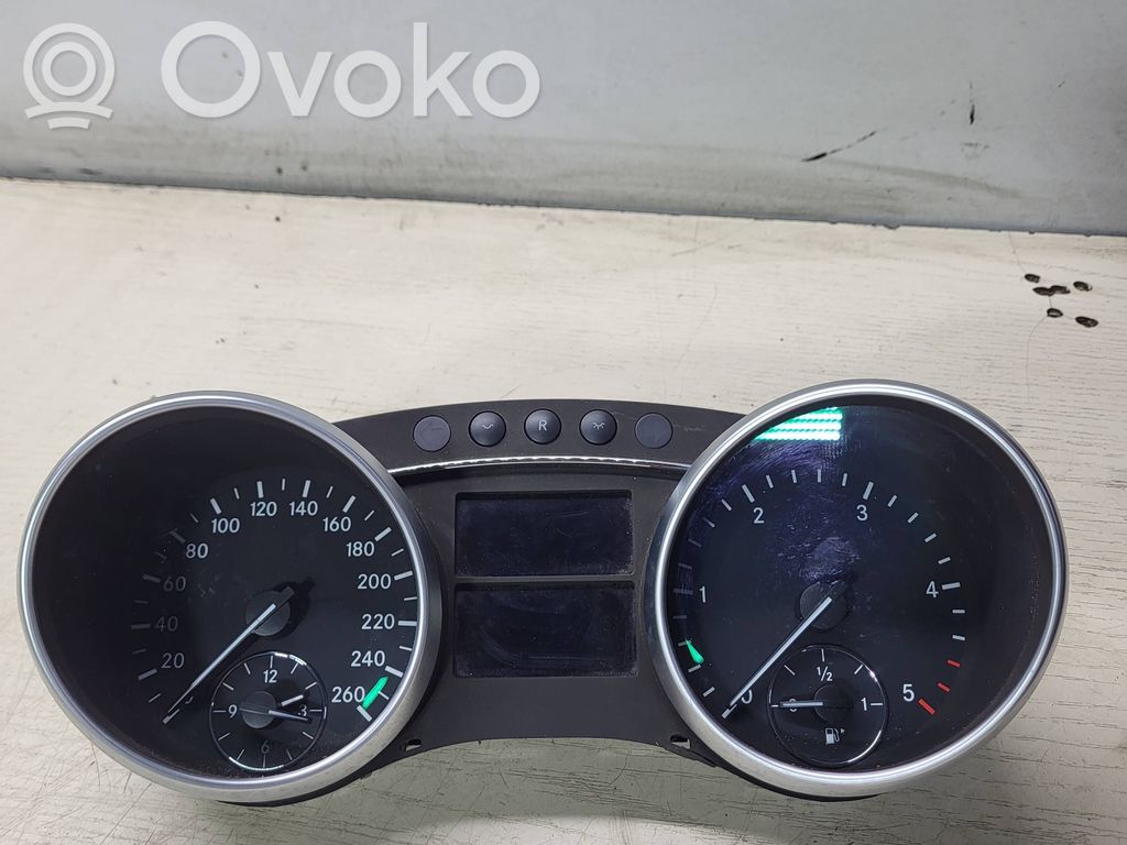 Mercedes-Benz ML W164 Licznik / Prędkościomierz 