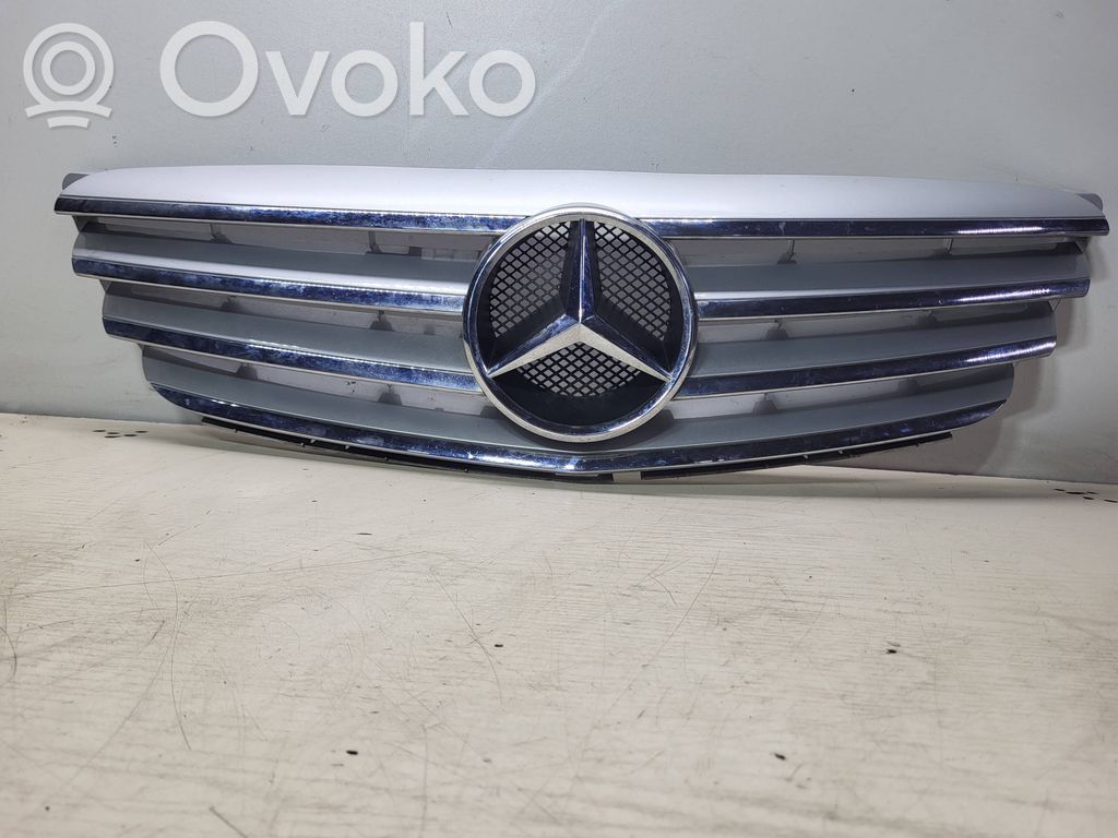 Mercedes-Benz B W245 Etupuskurin ylempi jäähdytinsäleikkö 