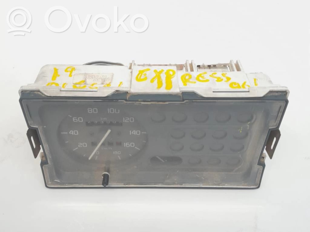 Speedometer (instrument cluster)   196826
