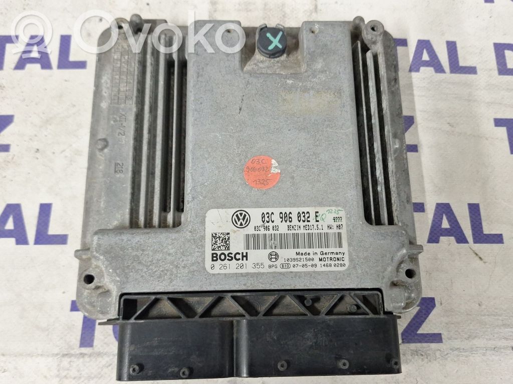 Engine control unit/module   03C906032E,0261201355