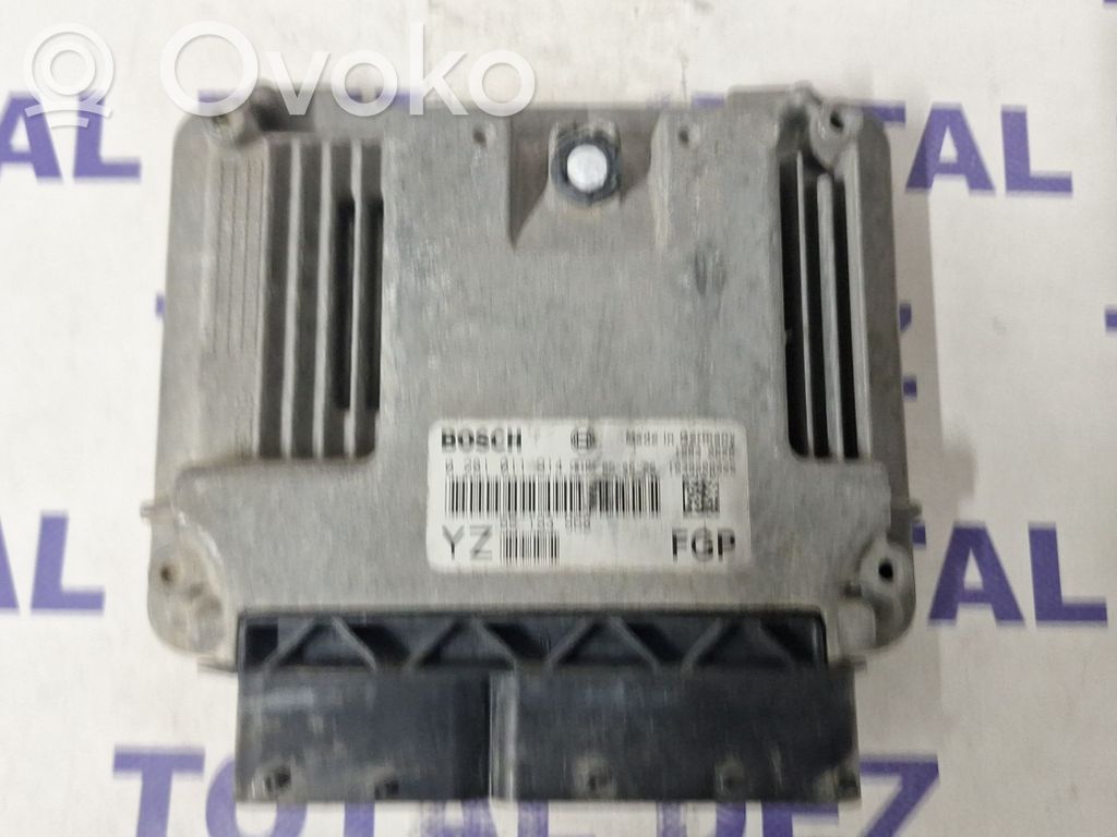 Opel Vectra C Engine control unit/module 