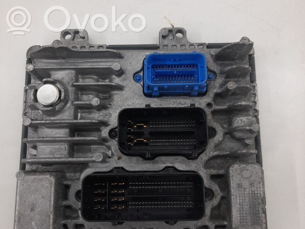 Opel Insignia A Engine control unit/module 