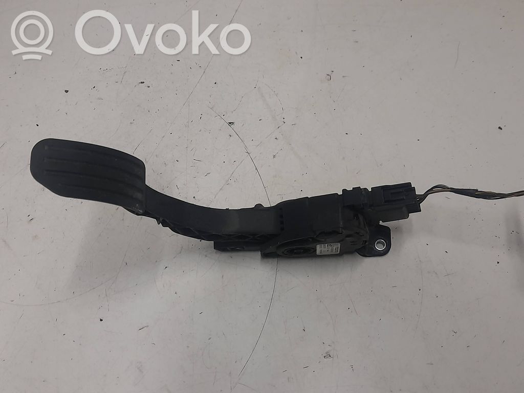 Volvo V70 Pedał gazu / przyspieszenia 