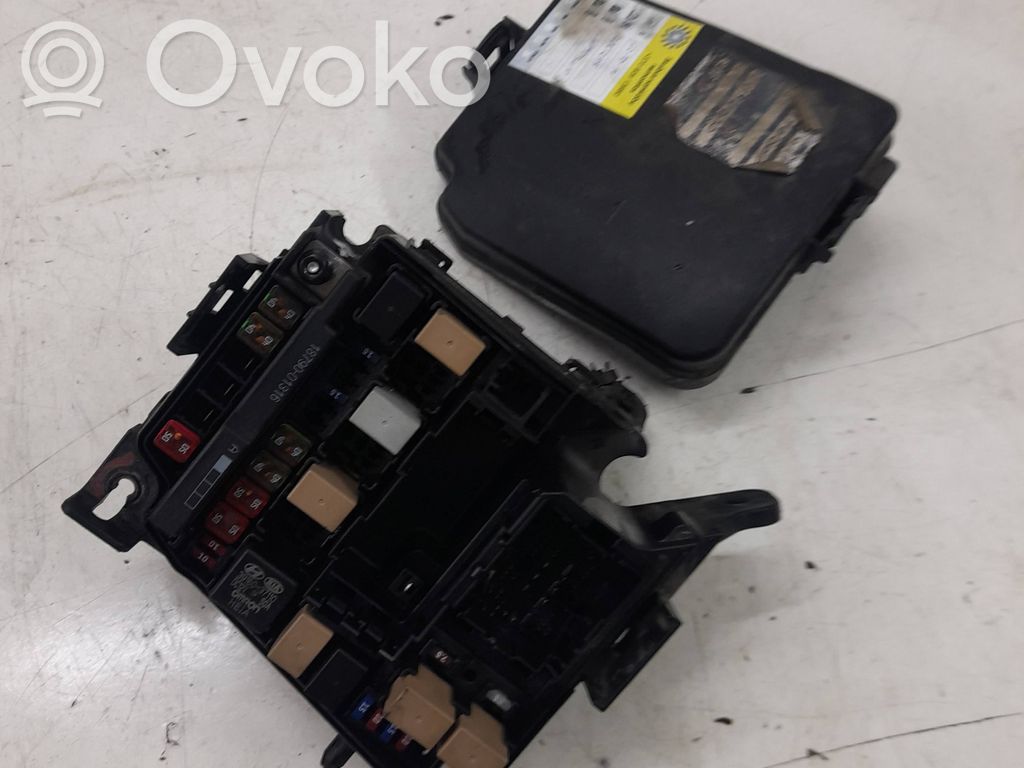 KIA Ceed Fuse module 