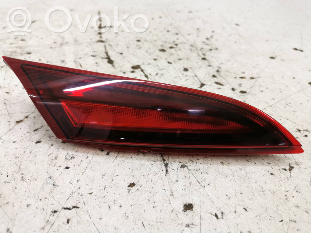 Opel Insignia A Lampy tylnej klapy bagażnika 