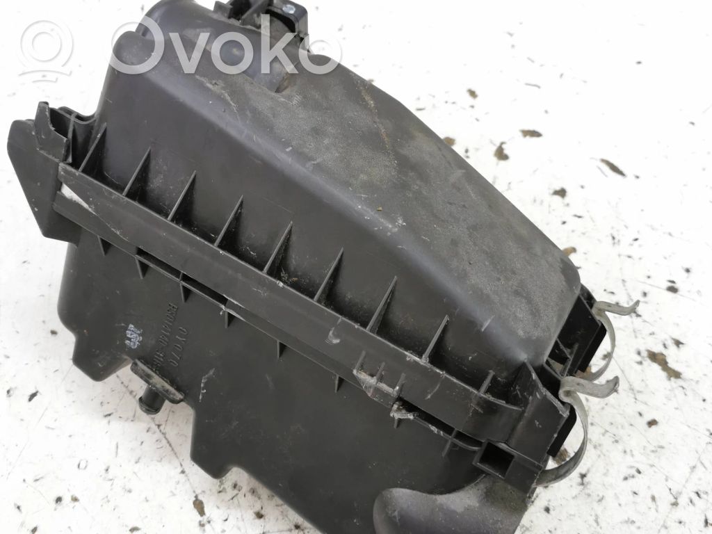 Toyota Yaris Obudowa filtra powietrza 