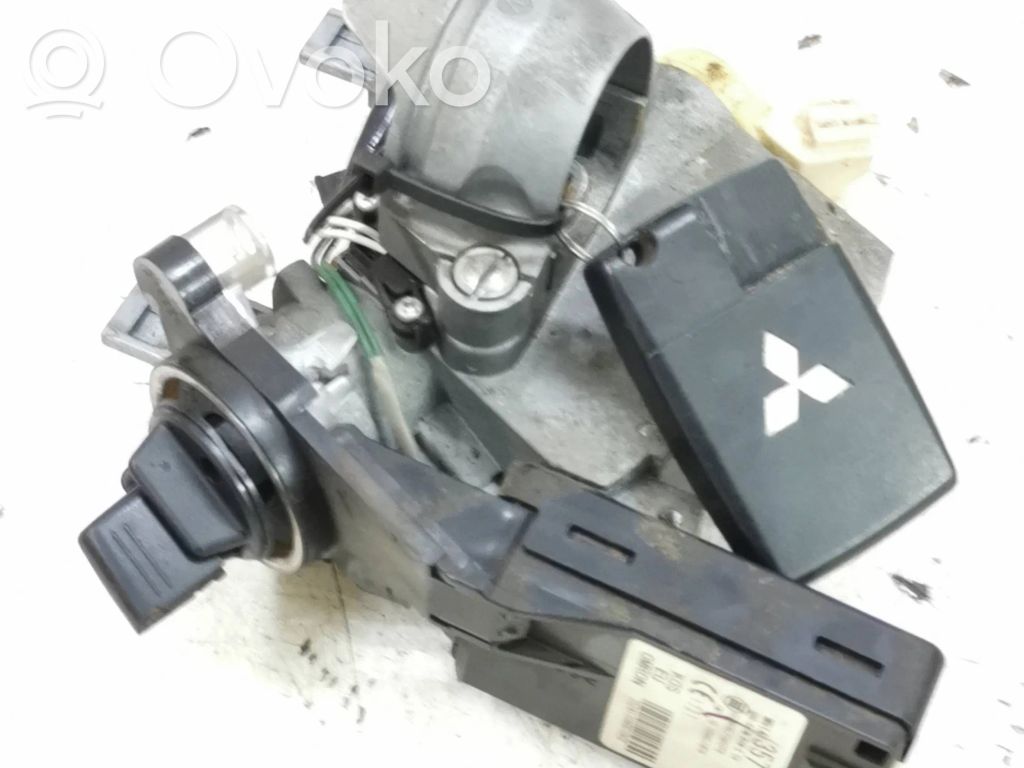Mitsubishi Outlander Stacyjka 