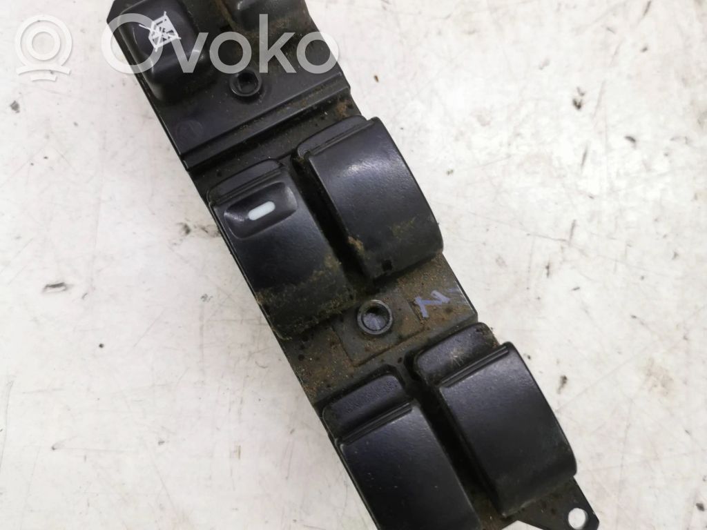 Electric window control switch   C8DD601M,14Y6D1