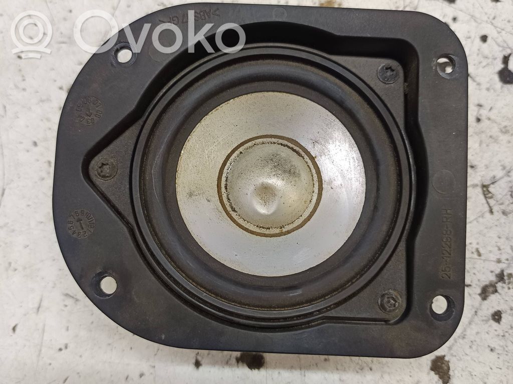 BMW 6 E63 E64 Altavoz de la puerta trasera 