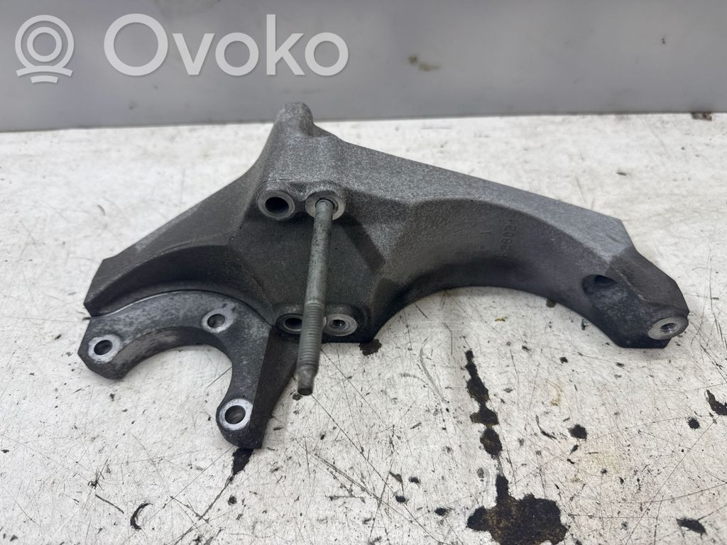 Opel Insignia A Generator/alternator bracket 