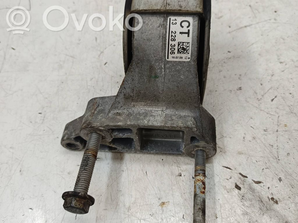 Engine mount bracket   13228306