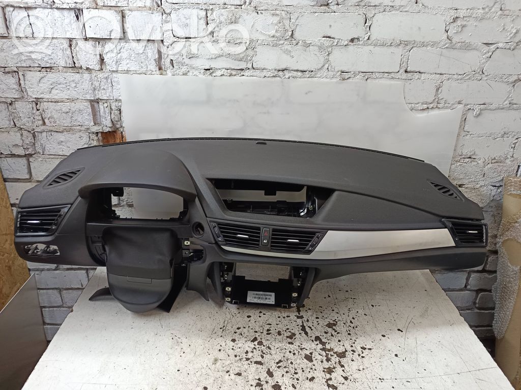 BMW X1 E84 Panelė 