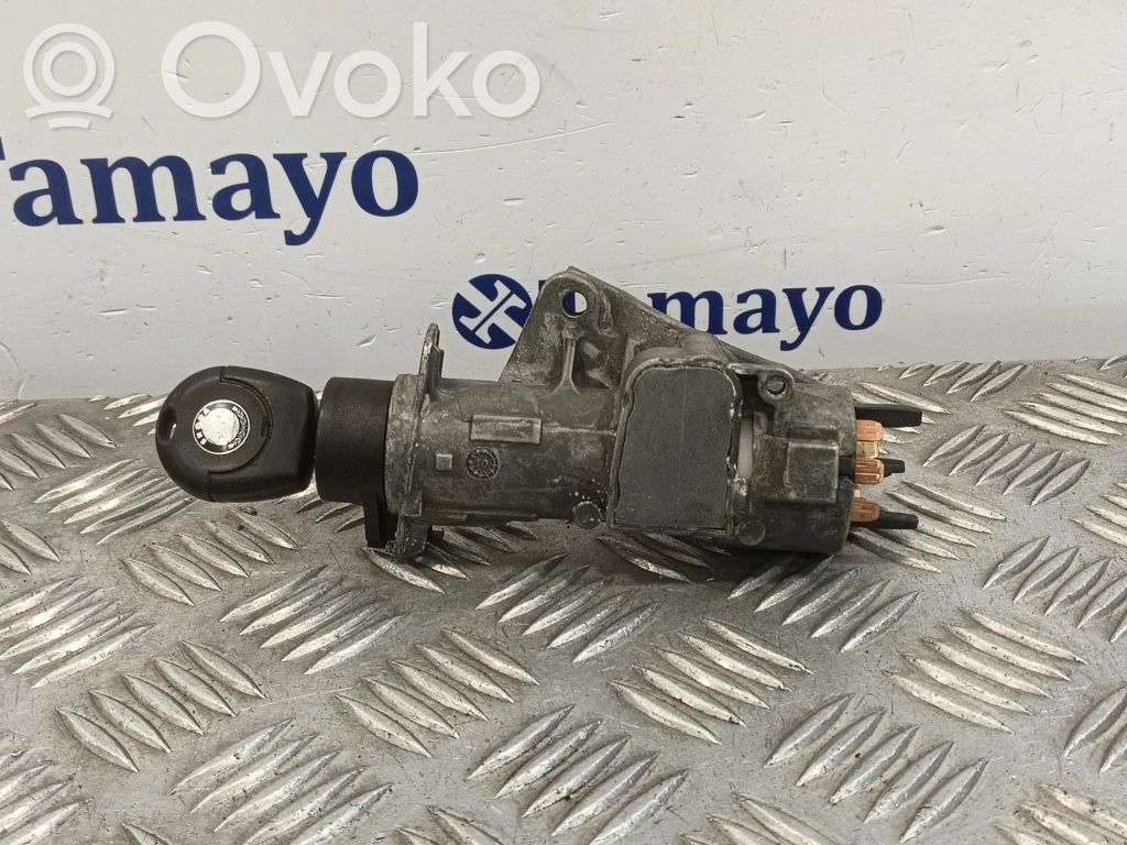 Renault Clio III Užvedimo spynelė 