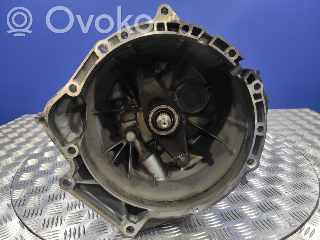 Manual 5 speed gearbox   HED,1069401051