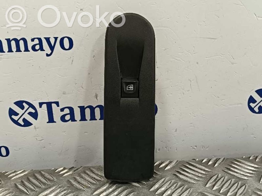 Electric window control switch   809602454R,1135206X
