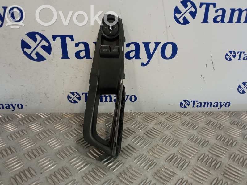 Ford Fiesta Przyciski szyb 