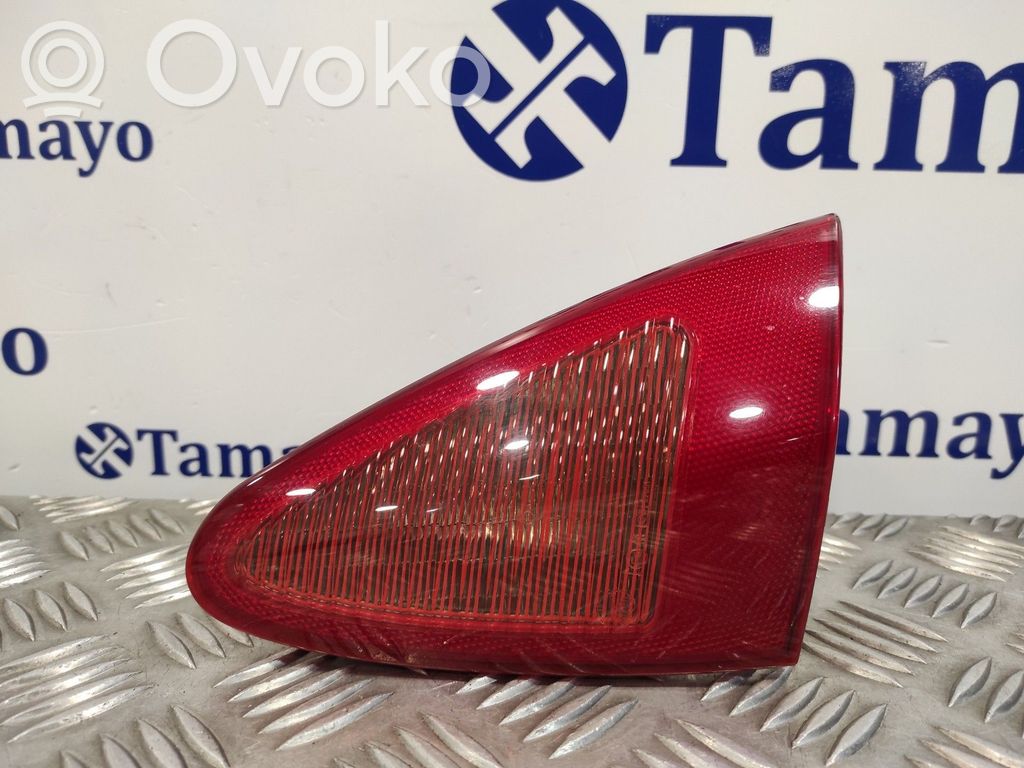 Alfa Romeo 147 Aizmugurējais lukturis virsbūvē 