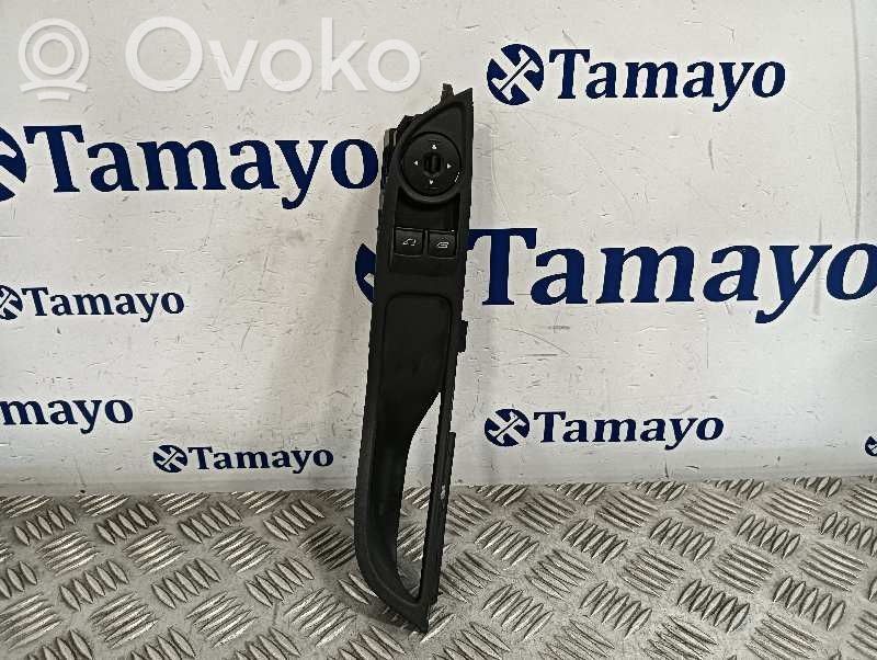 Ford Focus Electric window control switch 