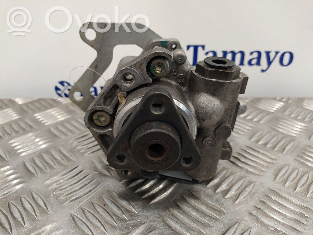 BMW 5 E34 Power steering pump 