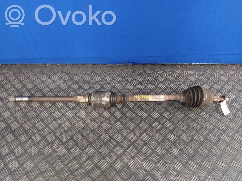 Etuvetoakseli