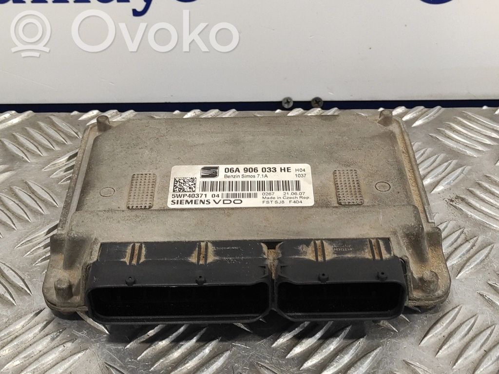 Engine control unit/module   5WP4037104,SIMOS71A,06A906033HE