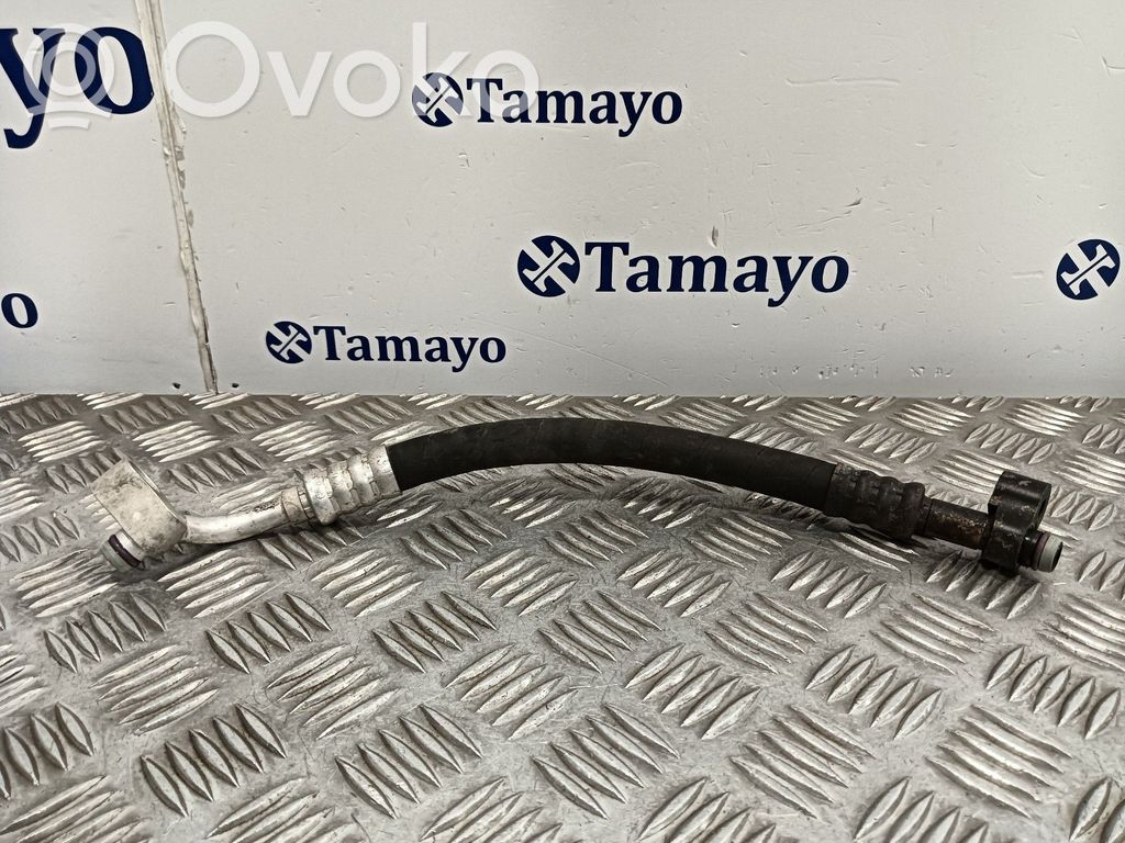 BMW 3 E46 Ilmastointilaitteen putki (A/C) 