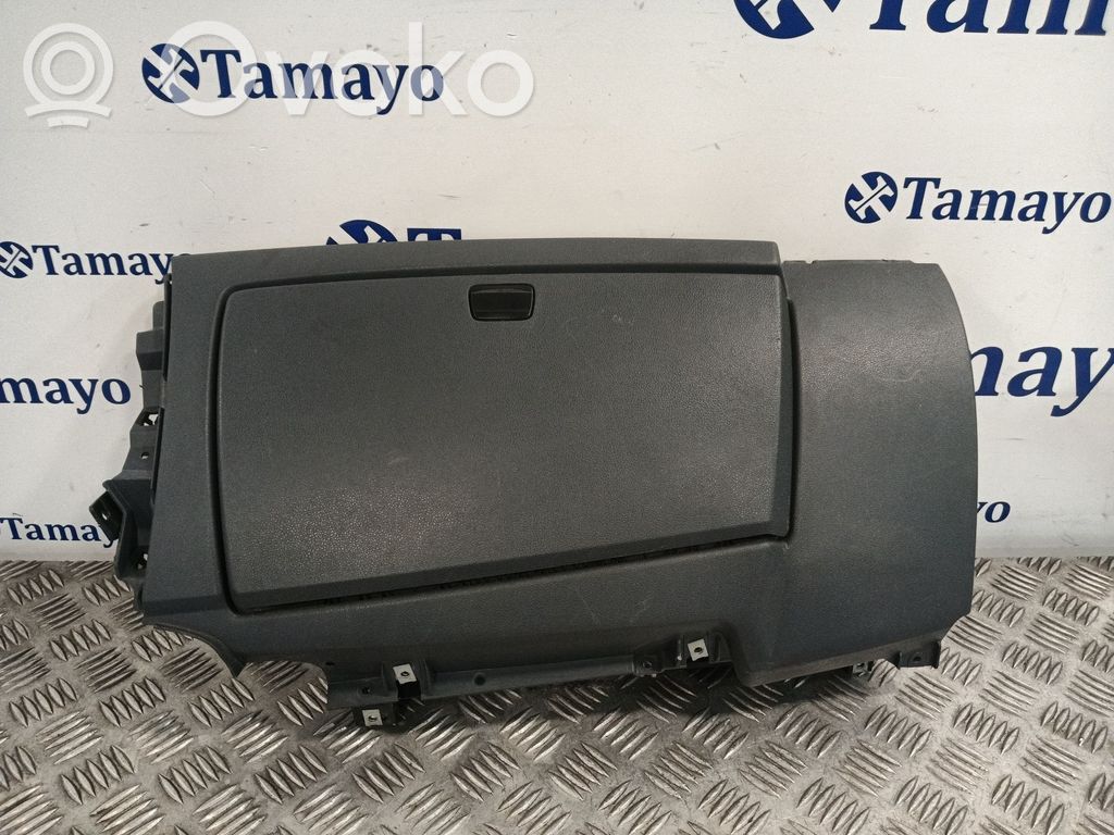 BMW 1 E81 E87 Glove box 