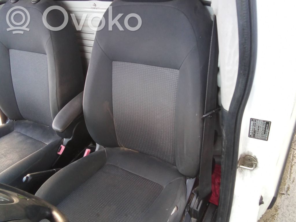 Citroen Nemo Fotel przedni kierowcy 