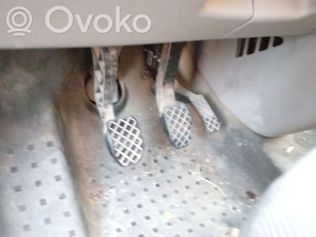 Volkswagen Transporter - Caravelle T5 Pedale della frizione