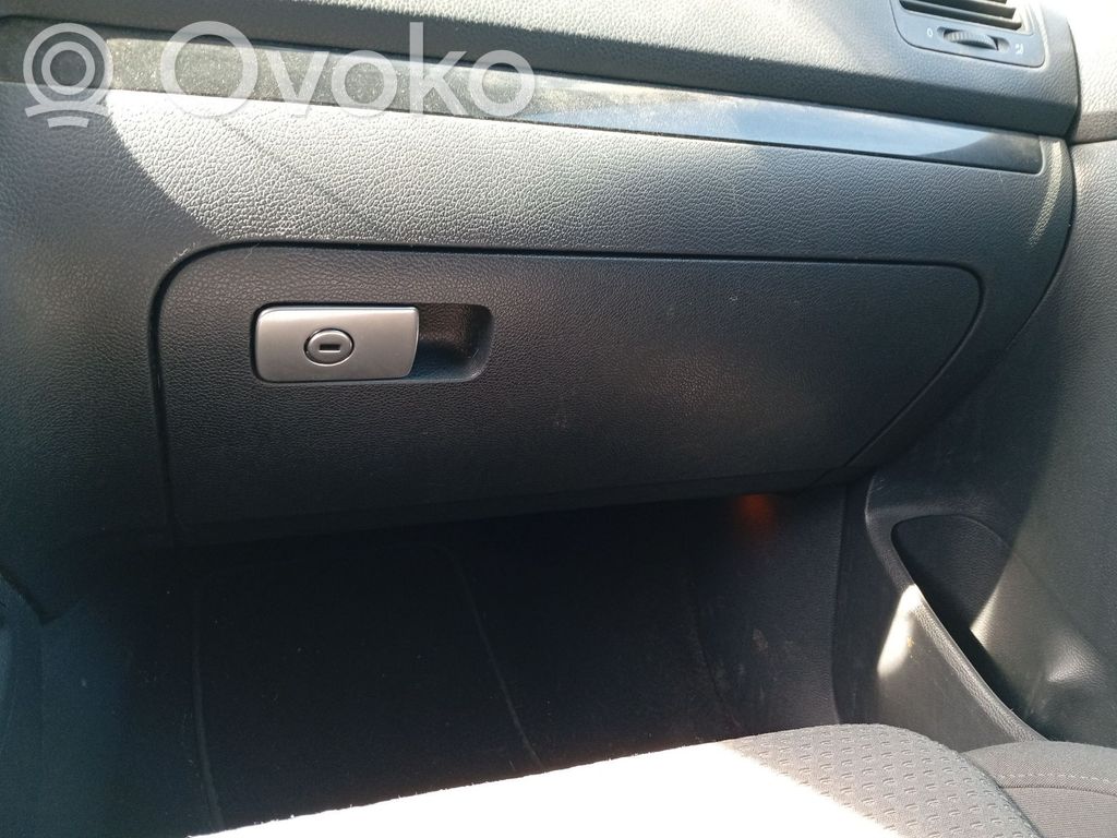 Volkswagen Golf SportWagen Boite à gants