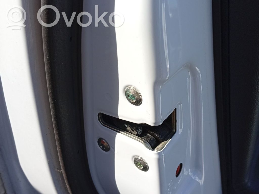KIA Sportage Rear door lock 
