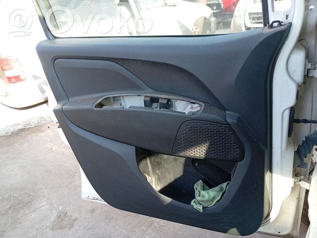Fiat Doblo Verkleidung Tür vorne 