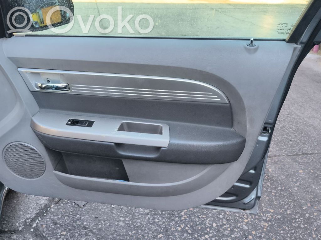 Chrysler Sebring (JS) Revestimiento de puerta delantera 